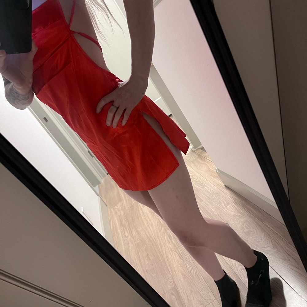 Backless minidress